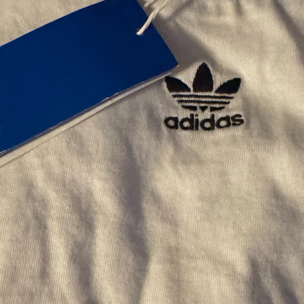 Women’s Adidas NWT White / Black Cropped Top - Picture 8 of 9